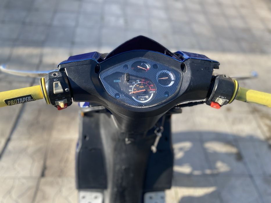 Скутер Tiger 80.