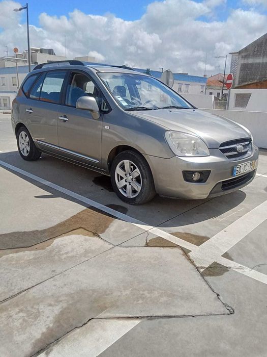 Kia Carens - 7 Lugares