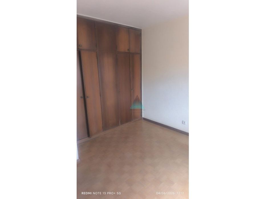 Moradia T3 com Garagem, Terraço e Logradouro em S. Simão, Azeitão