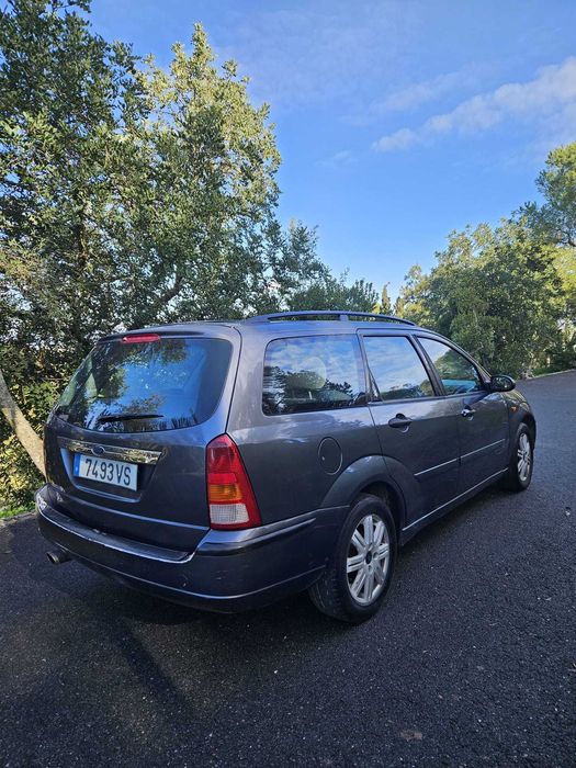 Carrinha Ford focus familiar, revisão feita