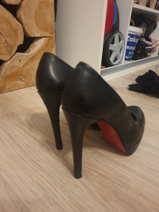 Szpilki czarne Prima Moda 37 z czerwona podeszwa