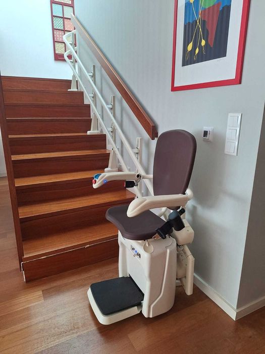 Cadeira Elevatória Curva /Cadeira eletrica Escadas Liftech