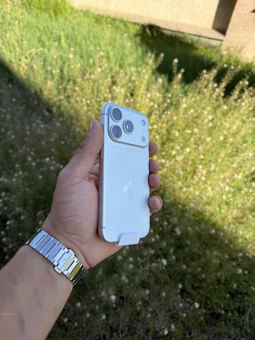 Ідеальний Iphone 17pro Silver