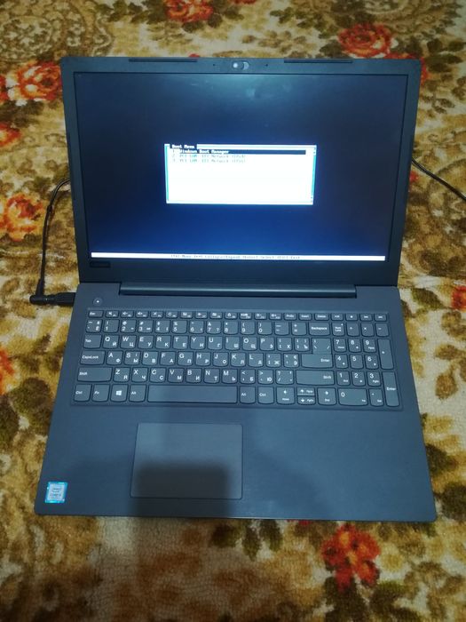 Lenovo V130-15IKB  Целый экран I3 7020u ddr4 4gb