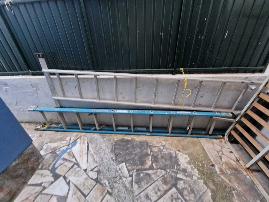 Escada Profissional de fibra de vidro paguei 800 vendendo por 250 pra desocupar espaço