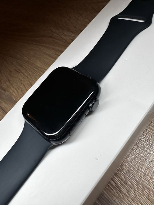 Apple Watch SE (2 покоління) 44 mm