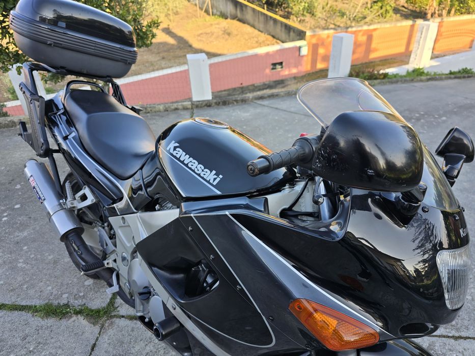 Kawazaki zzr 600   29mil kms