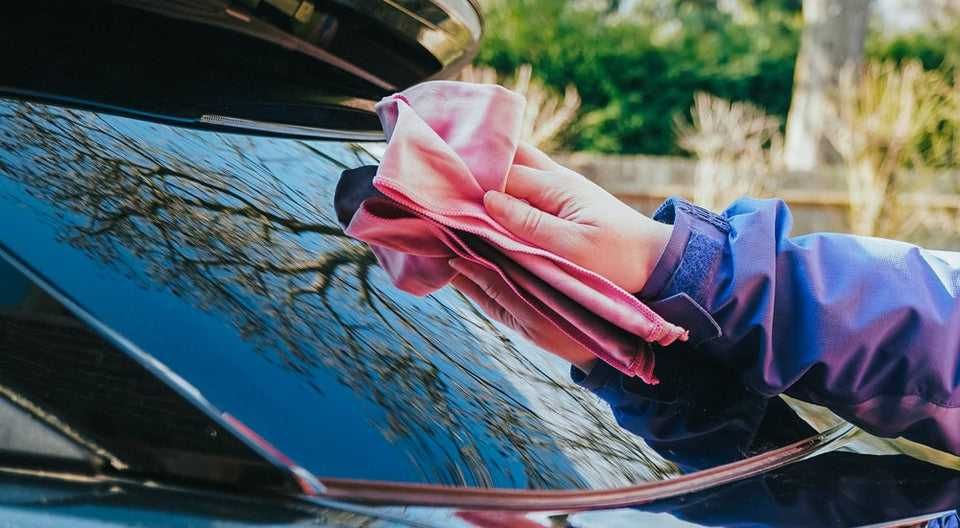 Limpeza de estofos, mais cristalização dos vidros.