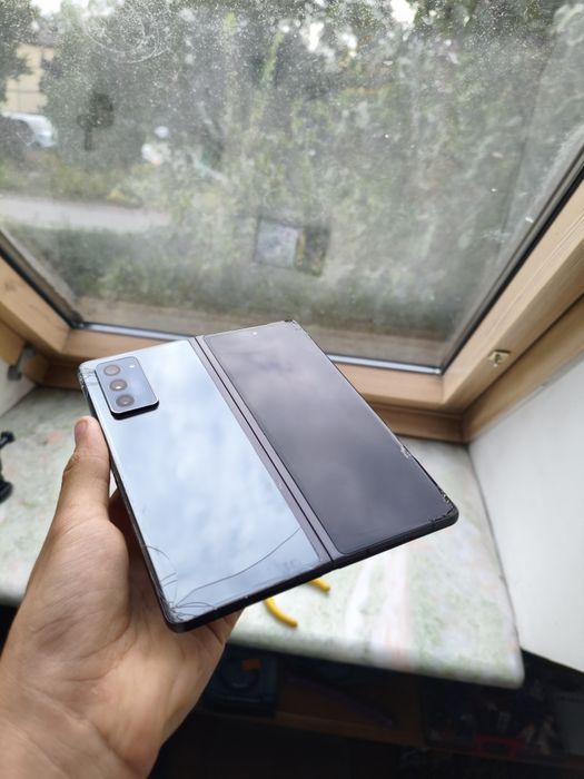 Samsung Galaxy z fold 2 uszkodzony