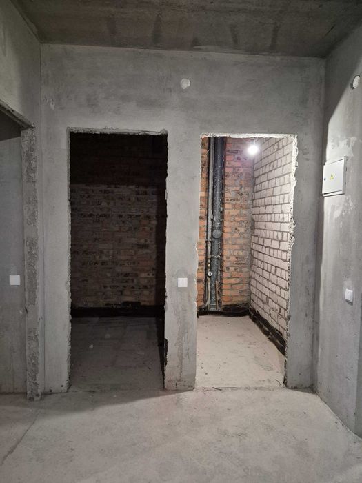 Продаж квартири під комерцію або житло.