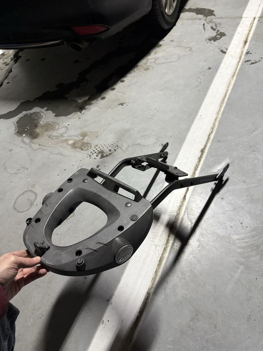 Кріплення кофра на suzuki gsx 8s