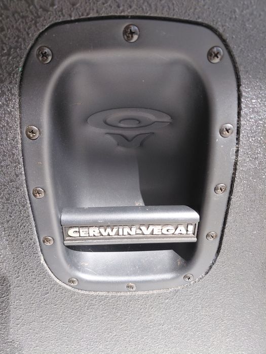 Subwoofer 18" Cerwing vega novo