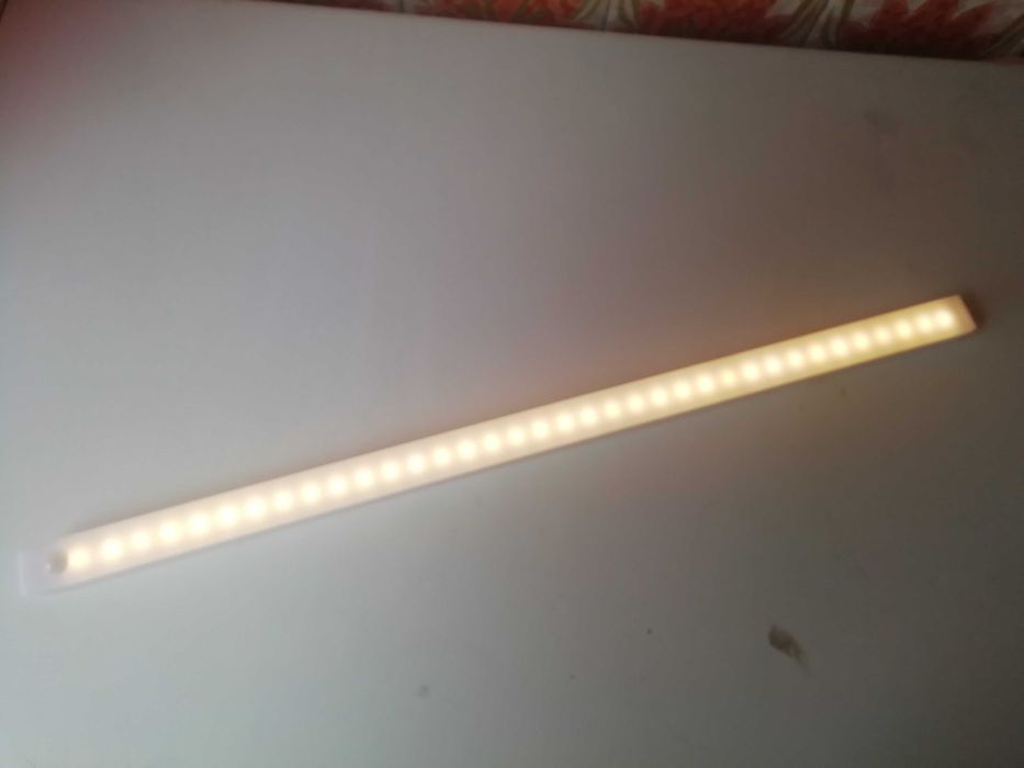 Luz led, com sensor de movimento, Usb (Novo) cor Branca e Amarela