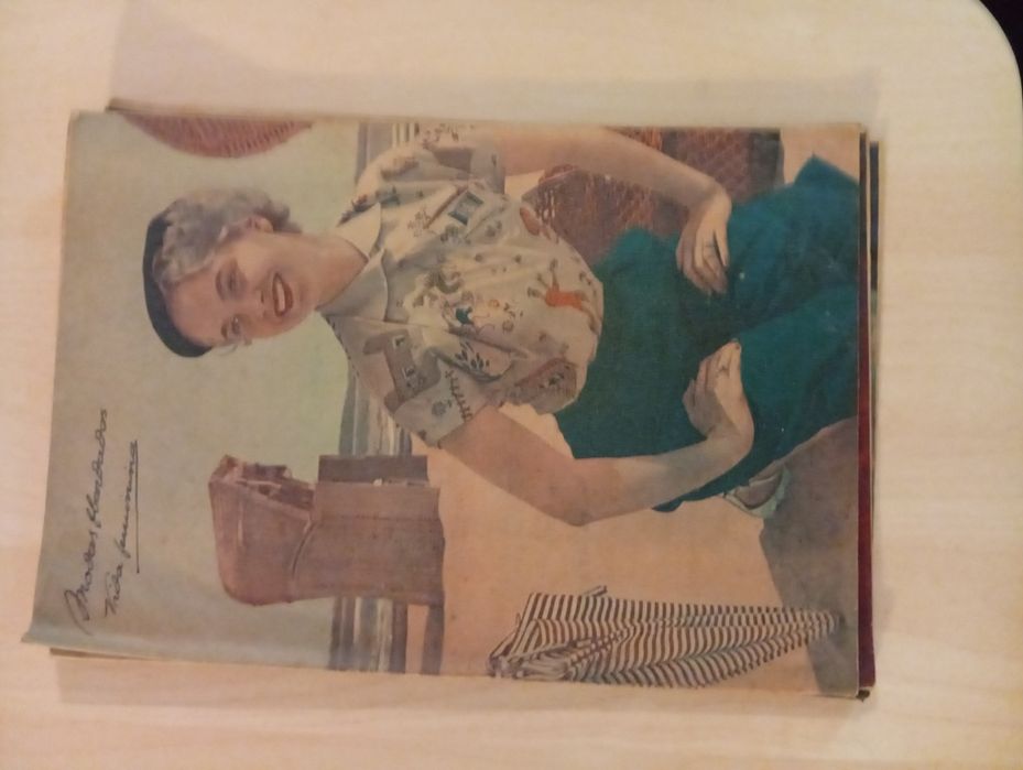 Modas e bordados. Vida feminina. Lote de 4 revistas.