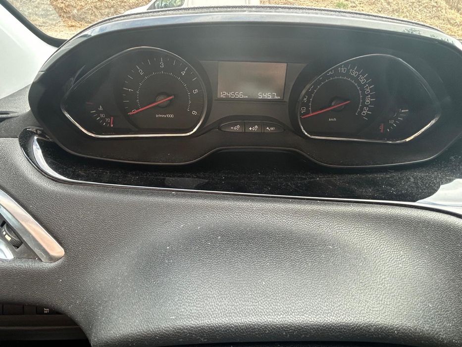 Peugeot 208 — fotografia 6