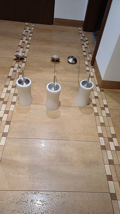 Lampy wiszące nad stół