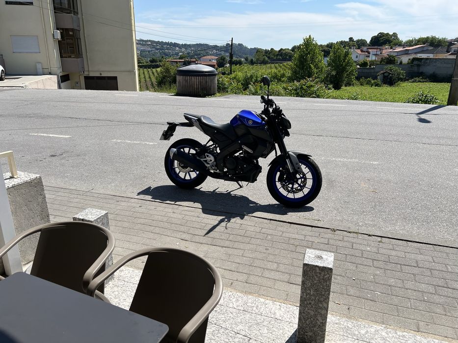 Moto Yamaha MT-125