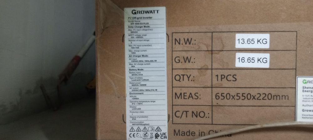 Гибридный инвертор Growatt SPF 6000 ES PLUS.