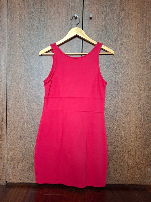 Vestido midi vermelho de alças fabricado em Portugal