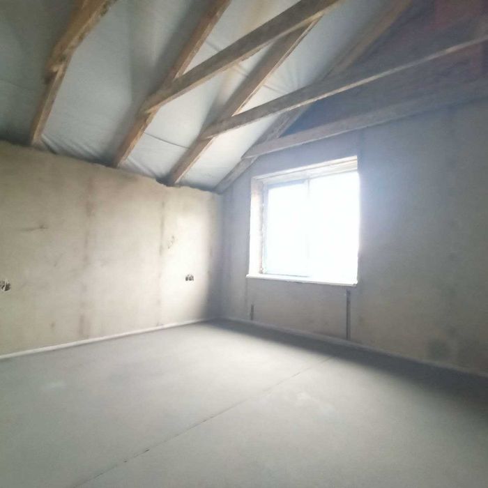 Продаж 2 поверхового будинку з опаленням і ділянкою на 5 соток