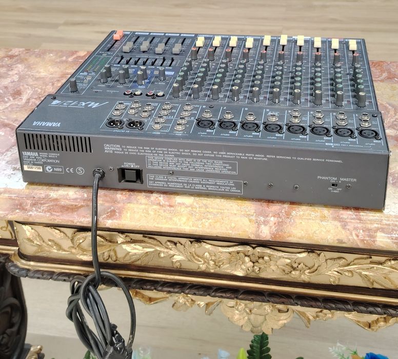 Mesa de Som YAMAHA