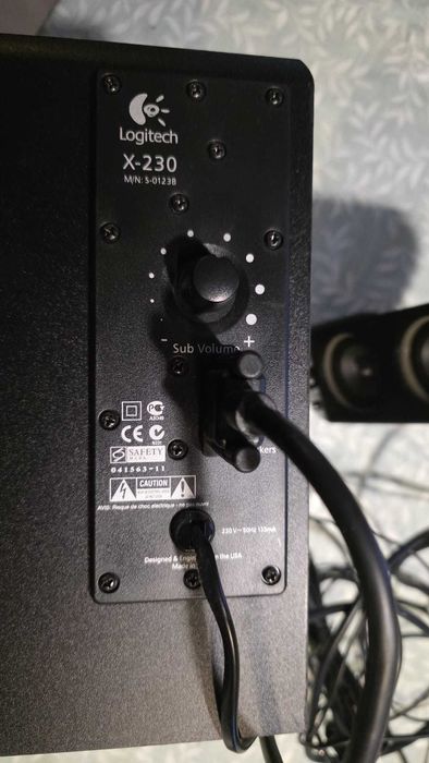 Colunas Logitech X230 2.1