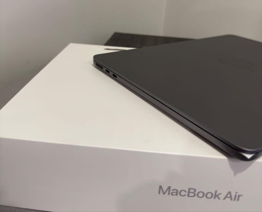 MacBook Air 13,6” M2 | Estado Bateria 100%| 8GB RAM | 256GB | Excelente Estado