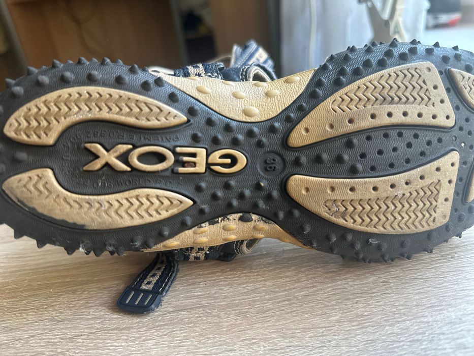 Sandały Geox  36