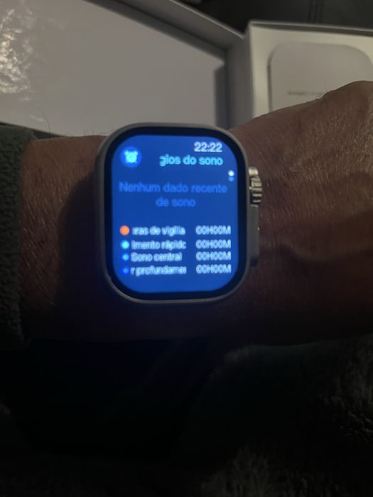 Relógio ultra novo na caixa