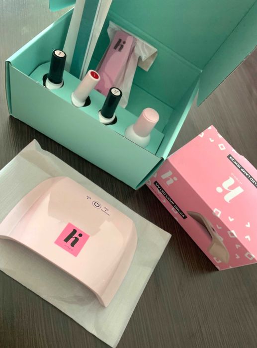 Zestaw startowy HI HYBRID do manicure
hybrydowego z lampą UV/LED 15W