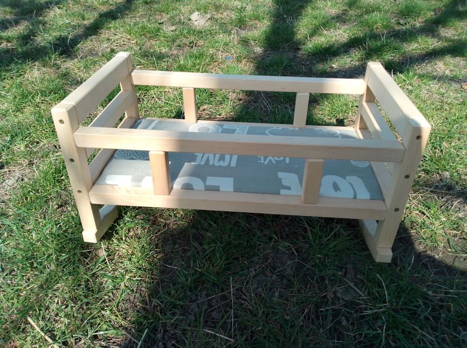 Колиска для ляльок