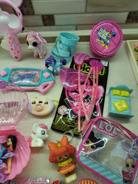 Іграшки для дівчинки