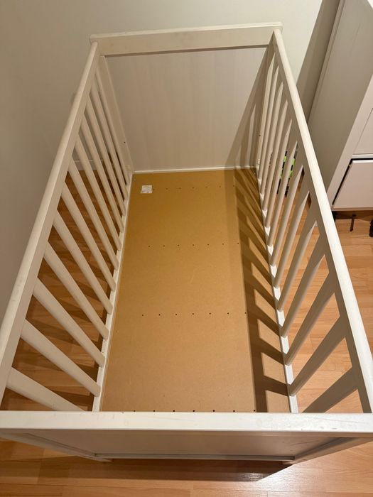 Cama de grades para criança