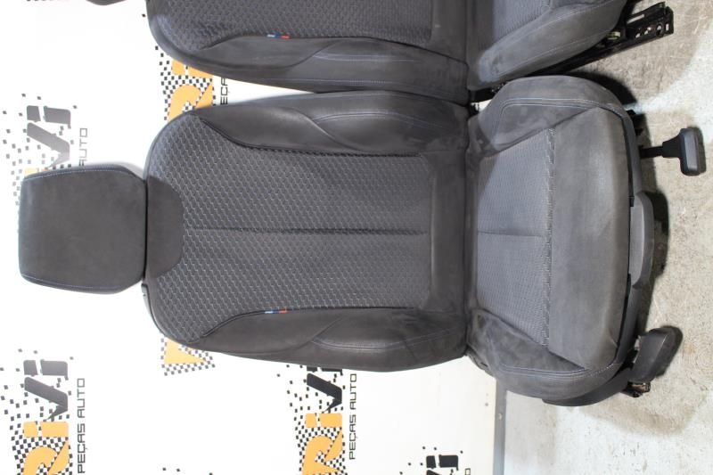 Bancos BMW Serie 1 F21 Pack M em Alcântara Com Quartelas