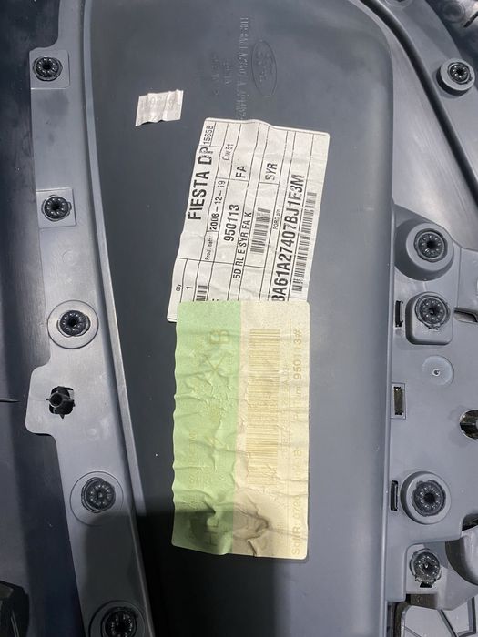 Fiesta recheio da porta de tras esquerda