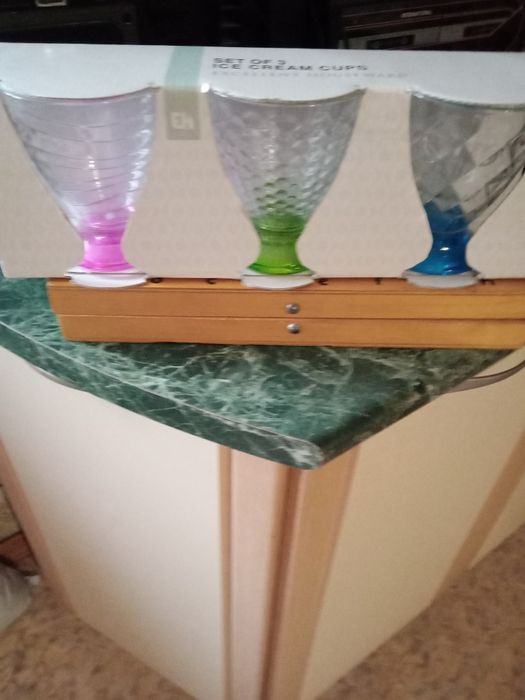 Ёмкости для сока или мороженого