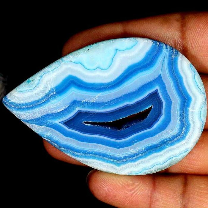 agat kamień ozdobny – kaboszon na wisiorek