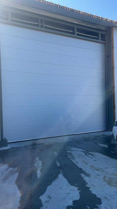 Brama garażowa segmentowa Bramy garażowe przemysłowe