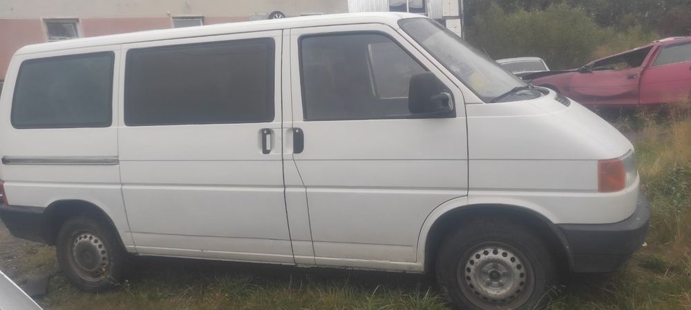 продаєть Фольксваген т4