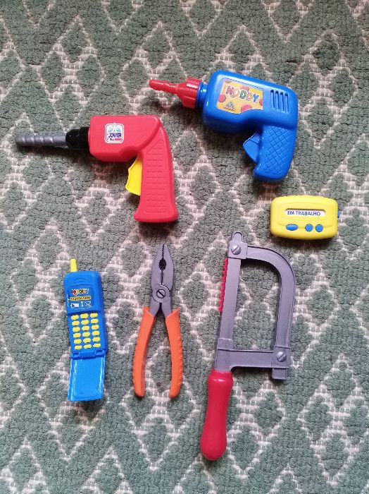 Computador didáctico e Troley do Noddy com ferramentas