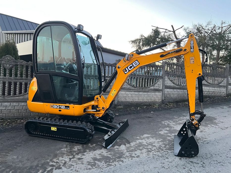 JCB 8018 CTS * Minikoparka JCB 8018 * 2 Tony * Rozsuwane Podwozie * Nowe Gąsienice * Stan IDEALNY *  * mini koparka * 2016 Rok * waga 1822kg * 8020 cat kubota wacker 19c *
