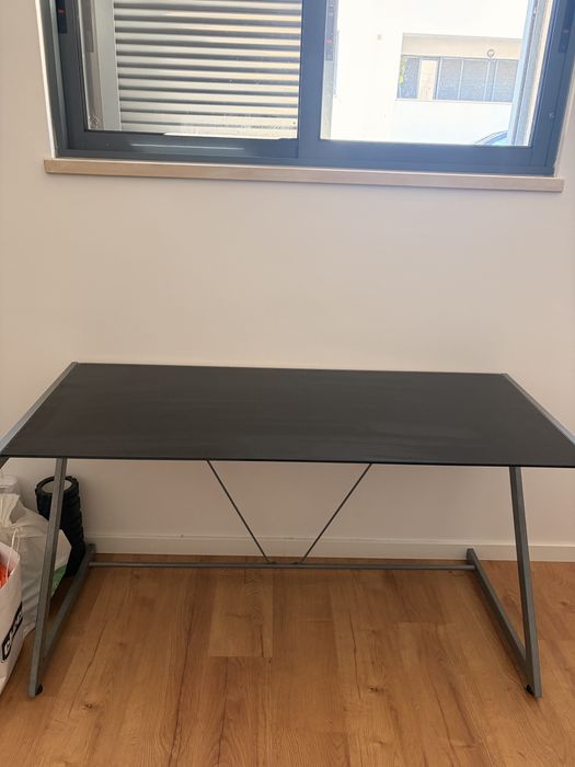Mesa/ Secretaria vidro temperado