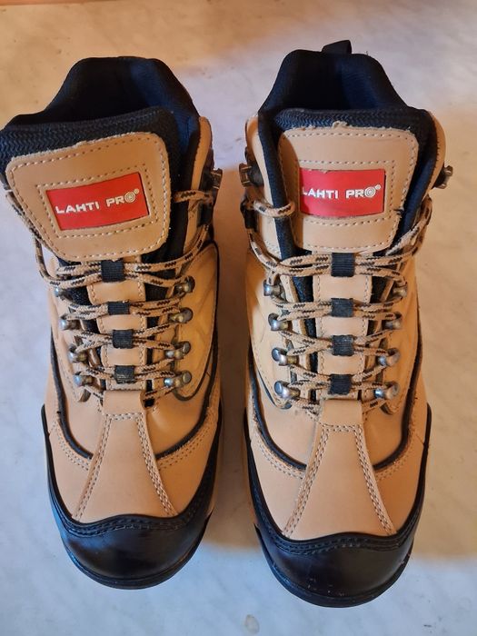 Buty trekkingowe Lahti Pro- rozmiar 42.