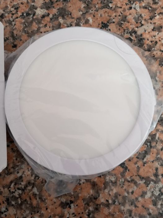 Focos novos ainda na caixa