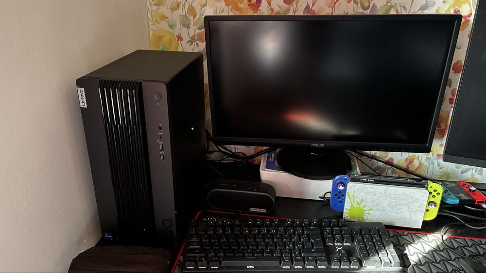 PC Lenovo com ecrã Asus 24’