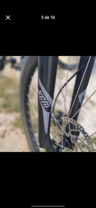 Bicicleta btt e vários acessórios