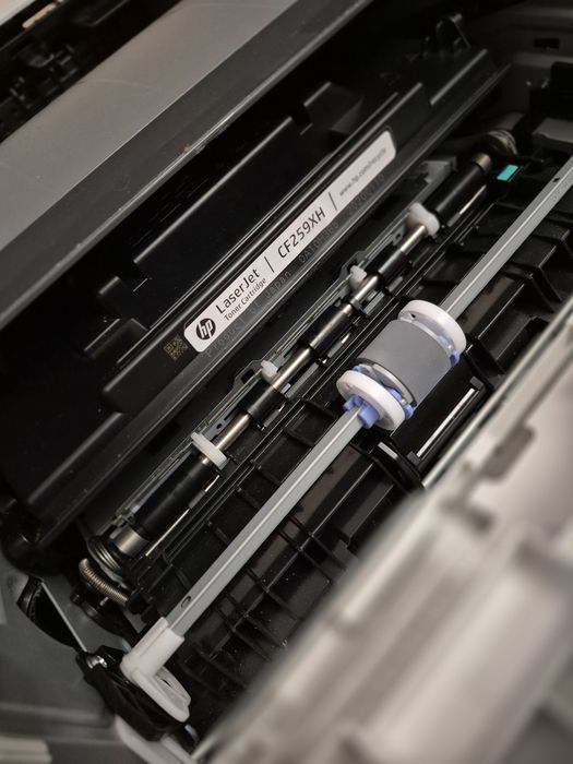 Принтер ​HP LaserJet Pro M404dn