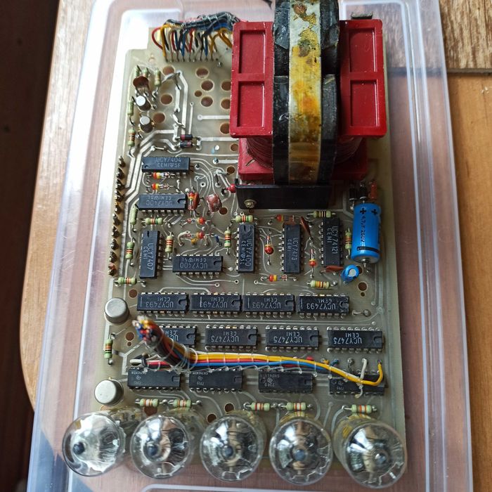 Комплект на лампах Nixie  Z5730M - 4шт  и Z5710M -1шт