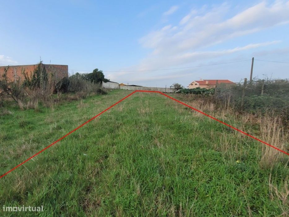 Terreno para construção de 2 moradias