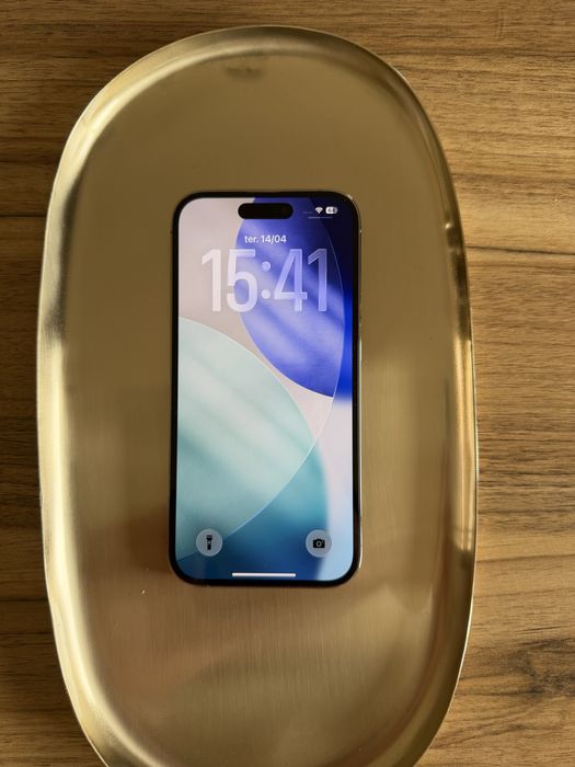 Iphone 14 Pro dourado